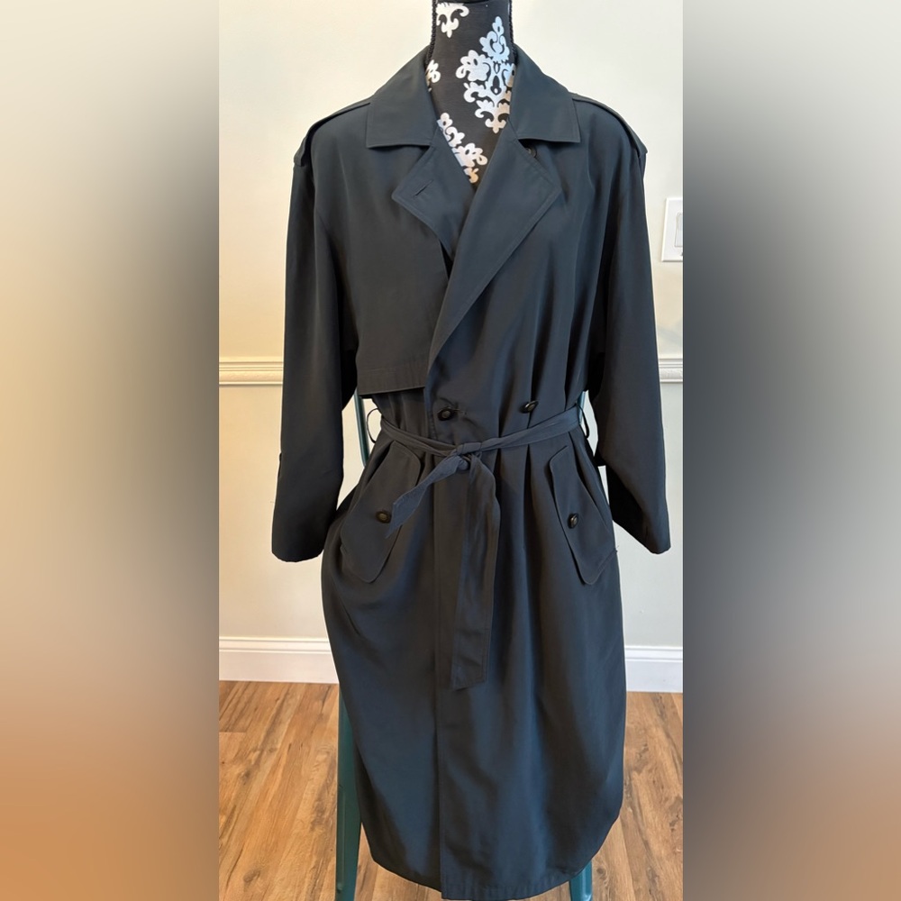 Classic American Bazaar Black Trench Coat with Belt